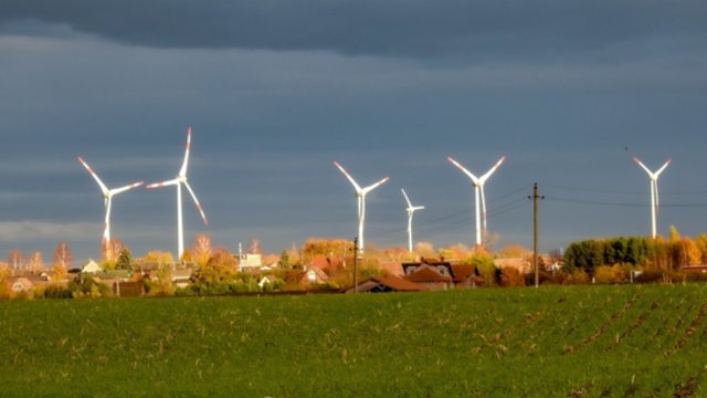 Dienomis debesų gausės: daug kur gali trumpai palyti