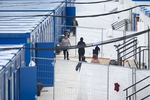 Eurokomisarė giria Lietuvą už skaidrumą tvarkantis su migrantais, nors neatmeta pažeidimų