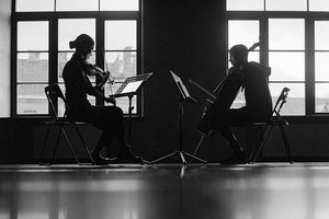 „Twenty Fingers Duo“ koncertas bandys griauti mitus apie lietuvišką muziką