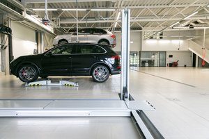 Kviečia pavarvinti seilę: išrinko brangiausius parduodamus naudotus automobilius Baltijos šalyse