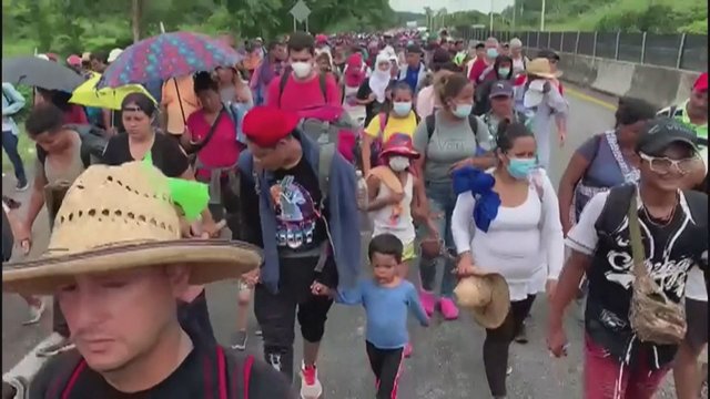 Migrantų žygis per Meksiką: dėl prieglobsčio ir pabėgėlių statuso žada įveikti tūkstantį kilometrų pėsčiomis
