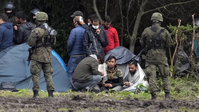 Migrantų krizė Rytiniame Europos pasienyje kaista: baiminamasi artėjančios žiemos