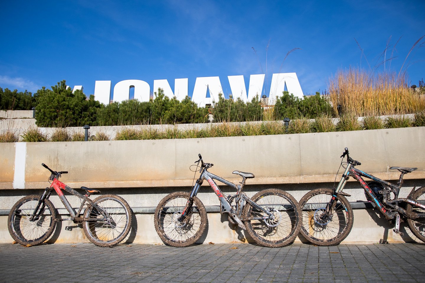  Jonavoje atidarytas dviračių parkas bei surengtos greitojo nusileidimo varžybos<br> Velosolutions nuotr.