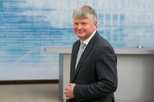 Iš ministro posto verčiamas K. Navickas save paskyrė į kitas garbingas pareigas