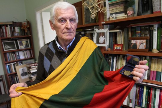 Mirė rašytojas Robertas Keturakis