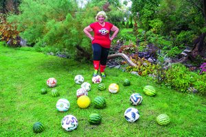 Tai bent šešiasdešimtmetė: iš arbūzų lauko – į futbolo aikštę