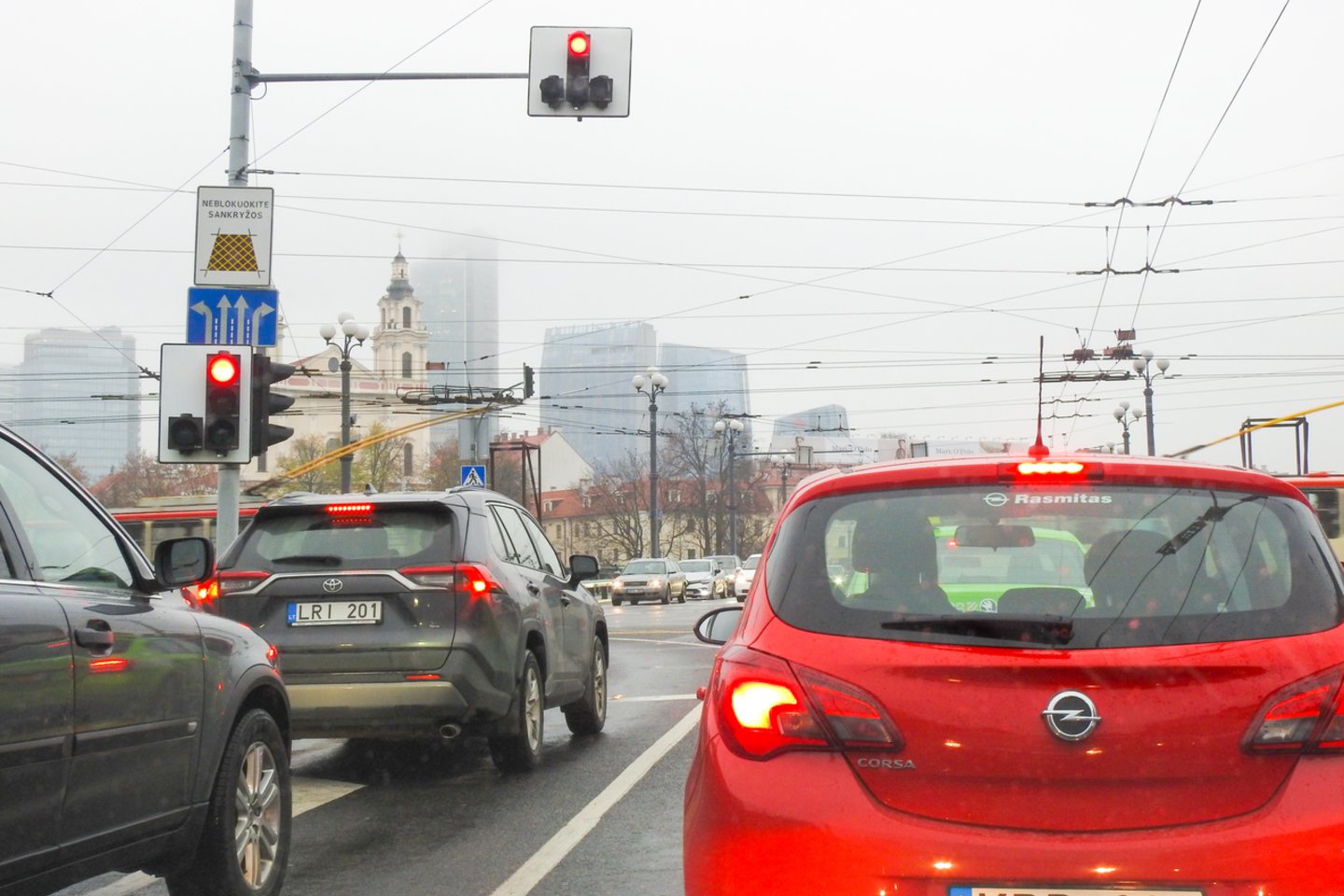 Lietuvoje gatvės gerokai platesnės, jos net pritaikytos platesniems automobiliams, pasak G.L.Demarco.<br>V.Ščiavinsko nuotr.