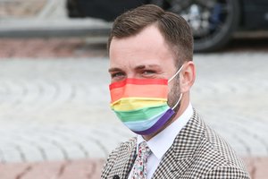 Į Prezidentūrą nusiųstą picą T. V. Raskevičiui kurjeris sugrąžino atgal: G. Nausėda kvietimo pasikalbėti nepriėmė