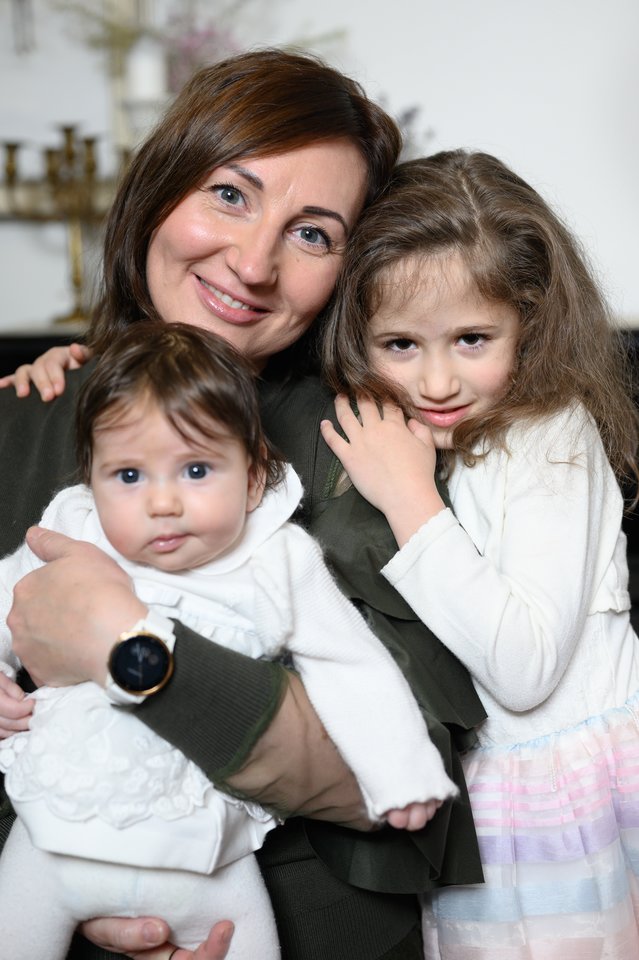   Rafailas su žmona Diana ir dukterimis Rachele, Lėja ir Frida Ester įsikūręs nuosavame name Vilniaus priemiestyje.<br> V.Skaraičio nuotr.
