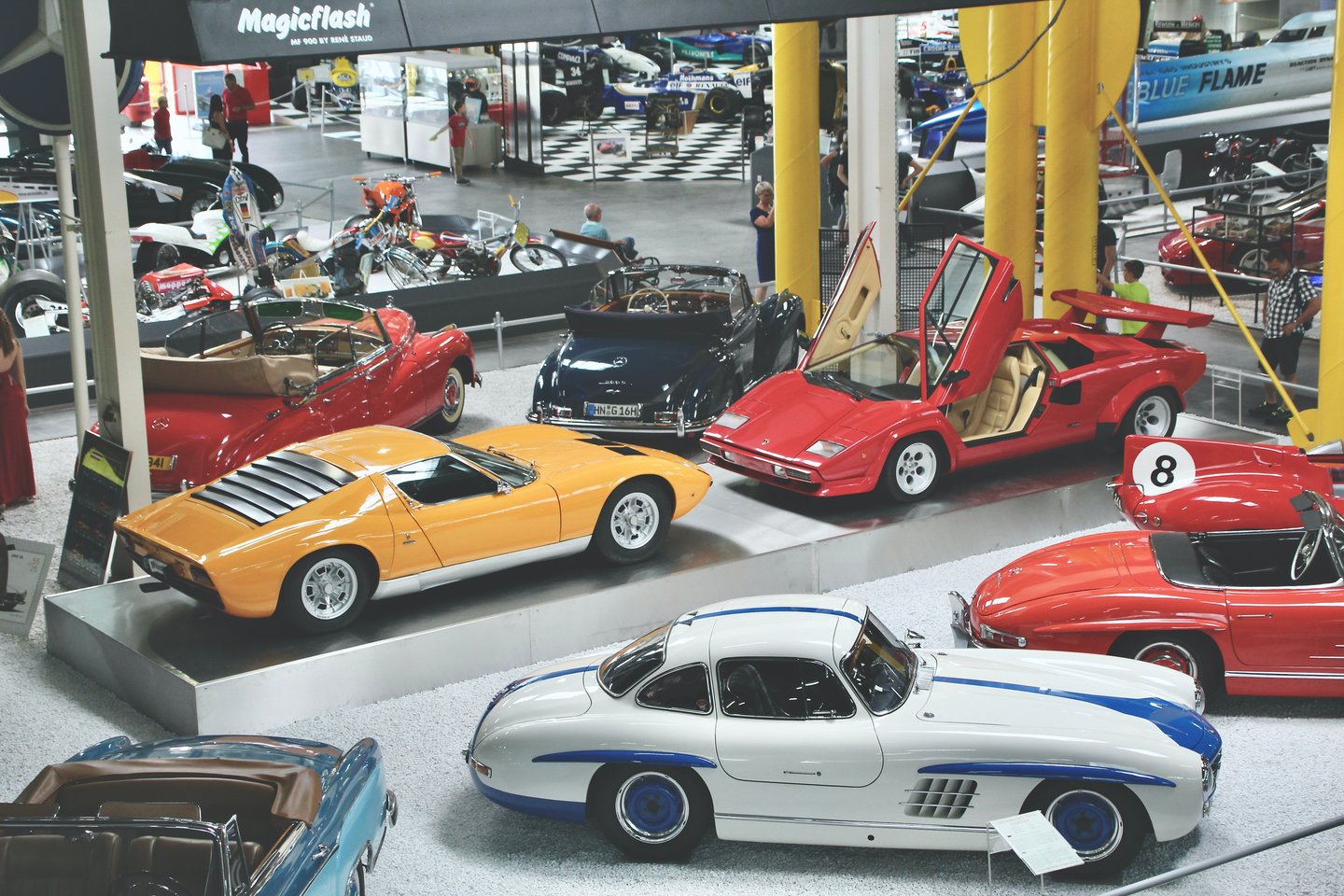 Legendinis automobilių dizaineris Marčelo Gandini labiausiai išgarsėjo prieš pusę amžiaus, kai sukūrė legendinį automobilį „Lamborghini Countach“.<br>www.unsplash.com nuotr.