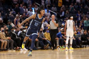 NBA naktis: „Grizzlies“ po pratęsimo įveikė „Warriors“, L. Dončičius „Mavericks“ klubą atvedė į pergalę Teksaso derbyje