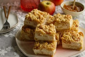 Trupininis varškės pyragas su obuoliais ir vienu slaptu ingredientu