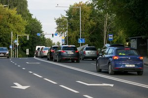 Skambina pavojaus varpais: automobilių gamybą gali sutrikdyti ne tik puslaidininkių trūkumas
