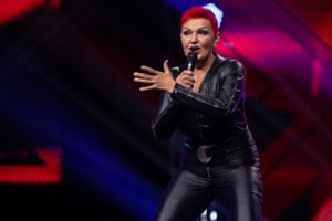 „X faktoriaus“ teisėjus pribloškė kerintis vyriausios dalyvės įvaizdis: kostiumą pasisiuvo pati