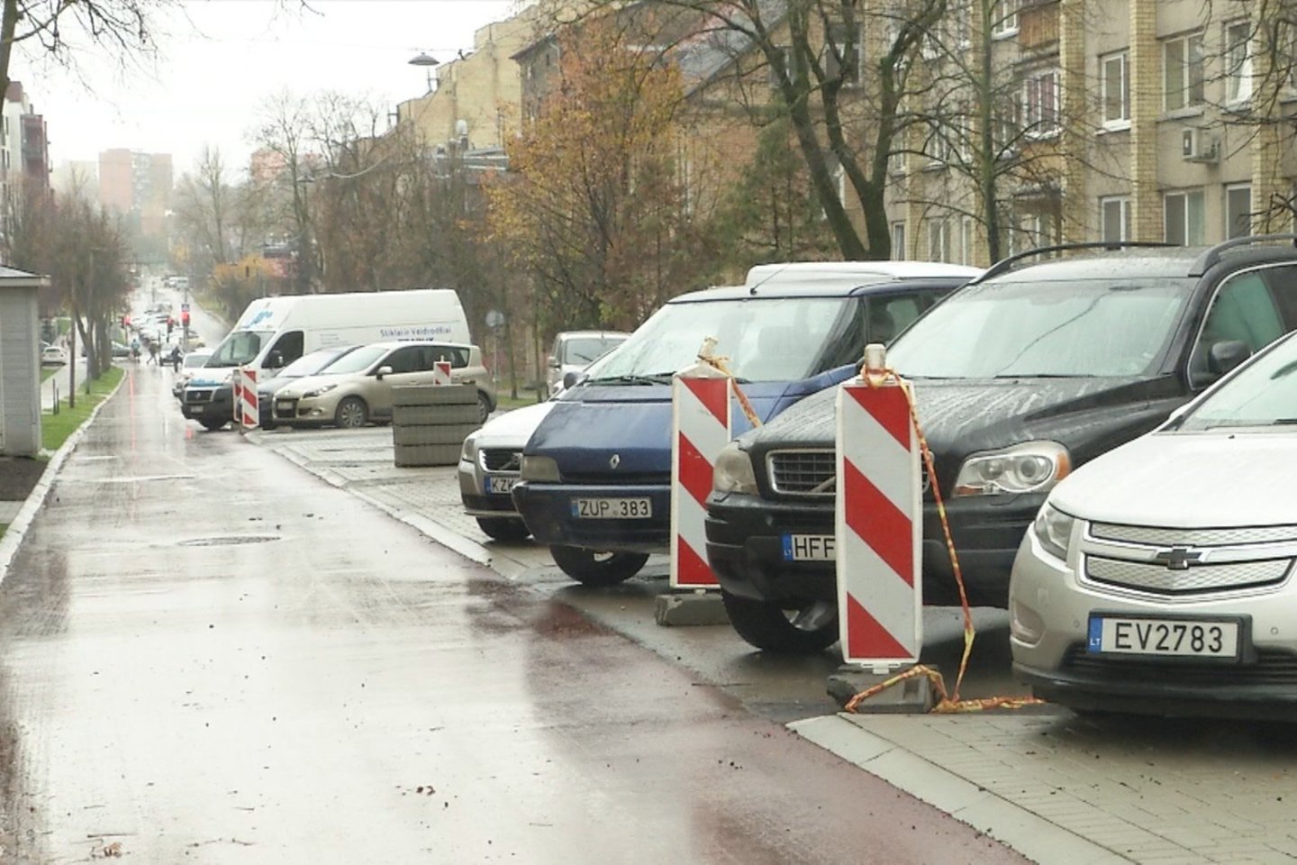 Vilniaus miesto gatvių infrastruktūros standartas, pavadintas Vilniaus gatvių atnaujinimo projektu, pasak jį pristačiusios savivaldybės, žymi sostinės gatvių desovietizacijos pradžią.<br>Stop kadras