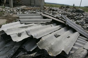 Valstybė skiria beveik 1 mln. eurų, kad gyventojai galėtų nemokamai atsikratyti asbesto atliekų