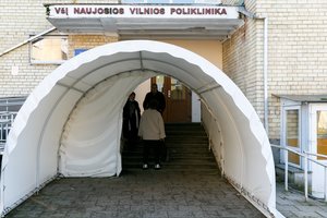 Pričiupo: COVID-19 skiepų įrašų klastojimu įtariami Vilniaus medikai už kyšius galėjo susižerti krūvą pinigų