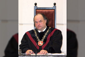 Teisėjai atidėjo klausimą dėl A. Abramavičiaus atleidimo, prašo pažymos apie sveikatą