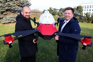 Naujas skraidykles tupdo seni teisės aktai: lietuviai priversti palikti pinigus Lenkijoje