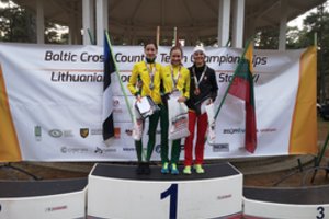Lietuvos bėgikės užėmė visą Baltijos šalių kroso čempionato prizininkių pakylą