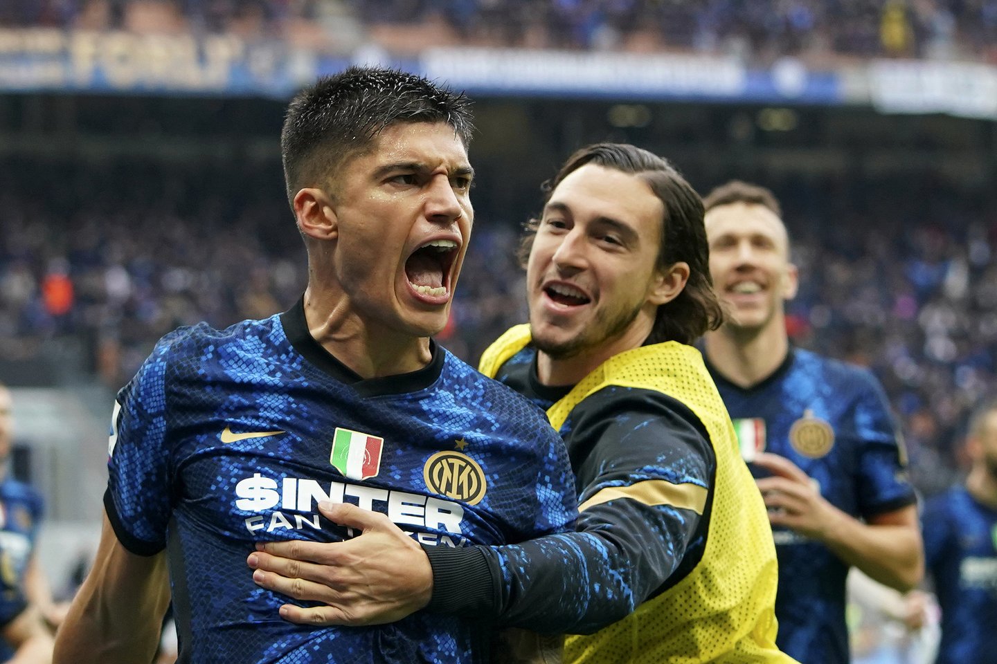  J. Correa įvarčiai atnešė pergalę „Inter“ ekipai.<br> AP/Scanpix nuotr.