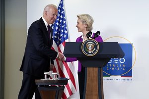 J. Bidenas po prekybos ginčo kalba apie JAV ir ES bendradarbiavimo „naują erą“