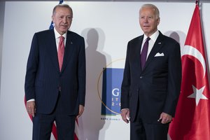 JAV ir Turkijos prezidentai pažadėjo gerinti šalių santykius