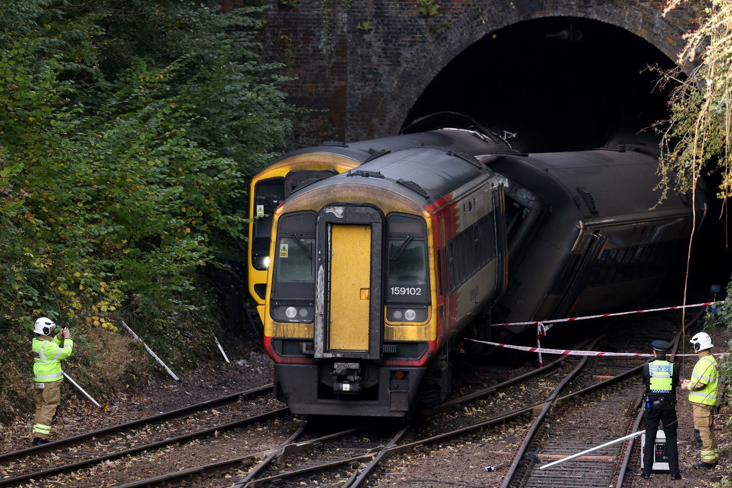 Traukinių avarija Anglijoje.<br>Reuters/Scanpix nuotr.