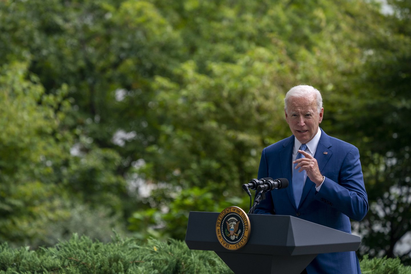 J.Bidenas.