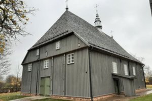 Baigta tvarkyti viena seniausių medinių bažnyčių Lietuvoje