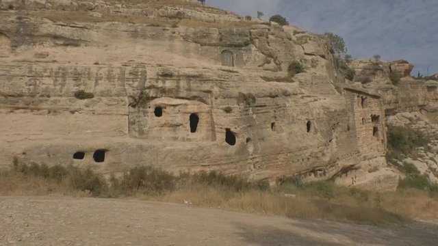 Įspūdingas atradimas Irake: kalnuose aptiko 2700 metų senumo vyninę