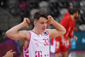 Tik pasirodęs Amerikoje S. Lukošius sulaukė liaupsių – jau lyginamas su L. Dončičiumi