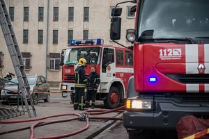 Ugniagesiai: tegul R. Šimašius medelius sodina ant stogo, o mums siaurose gatvėse bus sudėtinga pravažiuoti