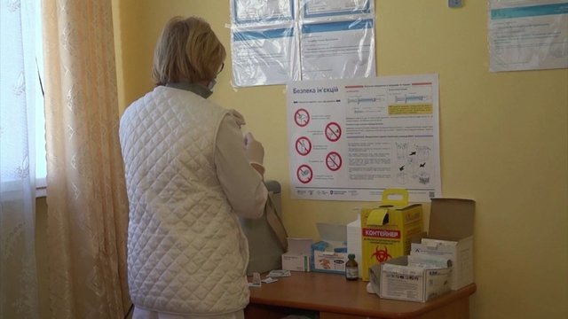 Pribloškianti COVID-19 statistika Ukrainoje: beveik 27,4 tūkst. naujų užsikrėtimo atvejų per parą