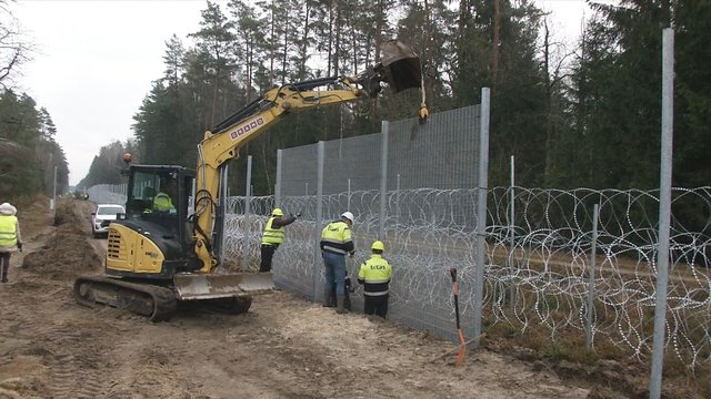 Apie fizinio barjero statybas pasienio ruožuose: tiesiama tvora – kliūtis ne tik migrantams