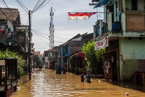 Indonezijoje per smarkius potvynius žuvo mažiausiai 5 žmonės, dar 4 laikomi dingusiais