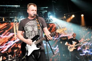 „Bix“ staigmenos tęsiasi — išleido skaitmeninį singlą „Tarp Europos ir Honkongo“