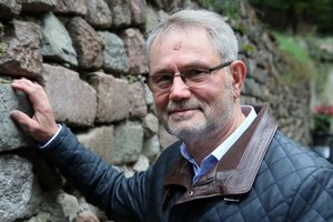 Jubiliejų švęsiantis Viktoras Muntianas: buvo prikaltas prie kryžiaus, o ramybę rado vienkiemyje