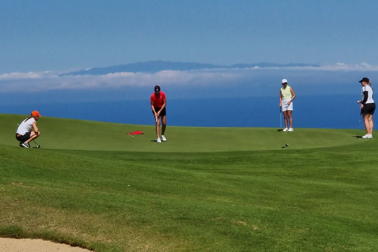 Šią savaitę Havajuose (JAV) esančiame įspūdingo grožio „Nanea Golf Club“ golfo lauke vyko JAV studentų „Nanea PAC 12“ turnyras<br> LGF nuotr.