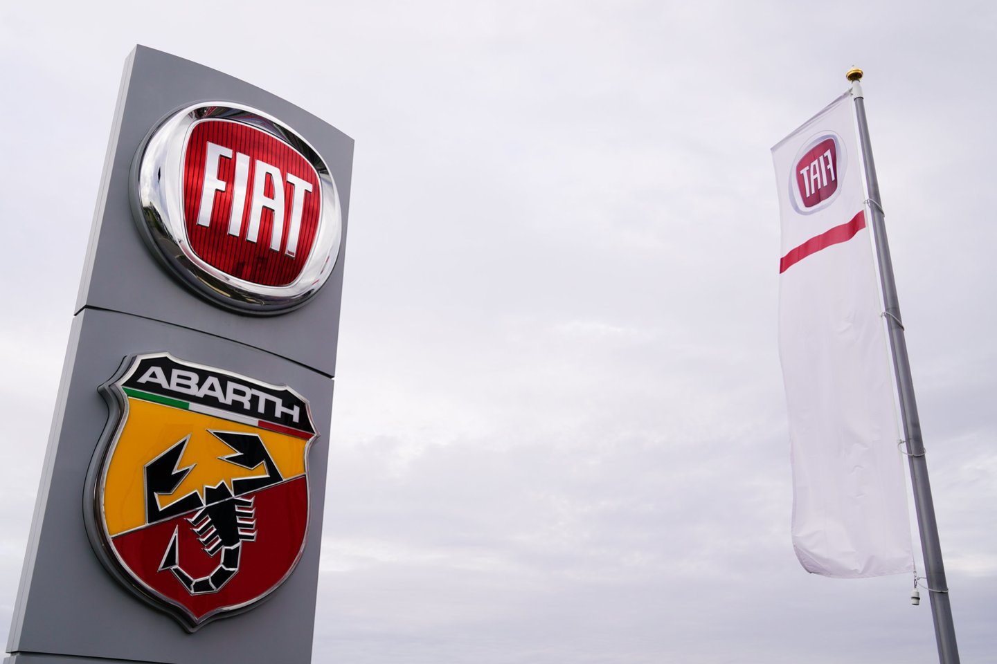 Automobilių gamybos įmonė „Fiat“ žinoma visame pasaulyje.<br>123rf nuotr.