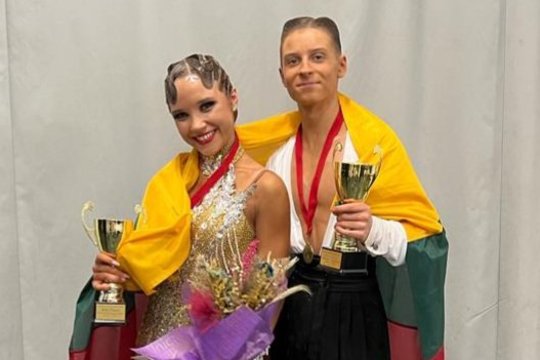 Kylančios Lietuvos sportinių šokių žvaigždės – pasaulio čempionato finalininkai