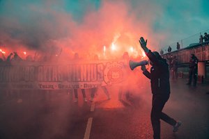 „Ryto“ sirgaliai šturmuoja Kauną: į „Žalgirio“ areną atvyko su įspūdinga eisena