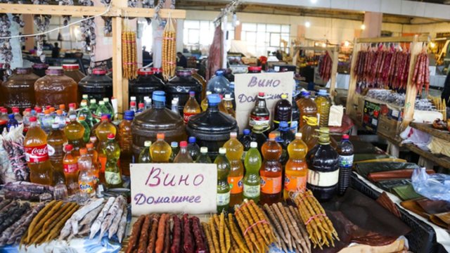 Pasidairykite po turistų pabėgtą Batumio turgų – čia rasite ne tik maisto, bet ir naminukės čiačios