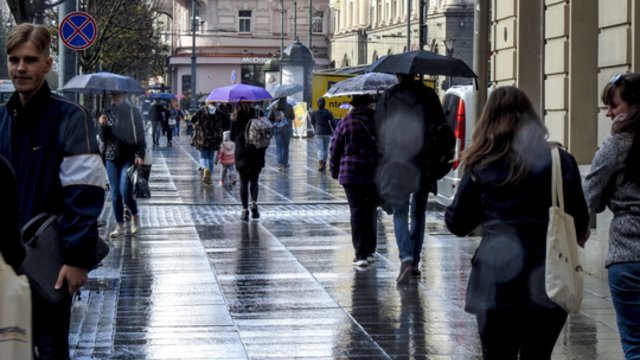 Sinoptikai apie naujos savaitės orus: nors lietus nežada liautis, bet vėjas pamažu rims