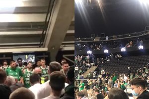 Tribūnas palikę „Žalgirio“ sirgaliai po rungtynių žaidėjų laukė koridoriuje – reikalavo pasiaiškinimų