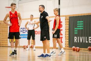 Dovana naudingiausiems Lietuvos sostinės krepšinio mokyklų žaidėjams – treniruotė su „Rytu“