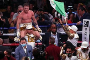 Pasaulio sporto savaitė: išskirtiniai N. Džokovičiaus ir S. Alvarezo pasiekimai, Rusijos tenisininkių triumfas ir kubiečių pergalės bokso ringe