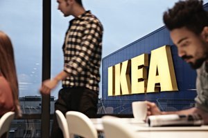 Dėl stringančio tiekimo „Ikea“ didina kainas ir ruošiasi dar sudėtingesniems metams