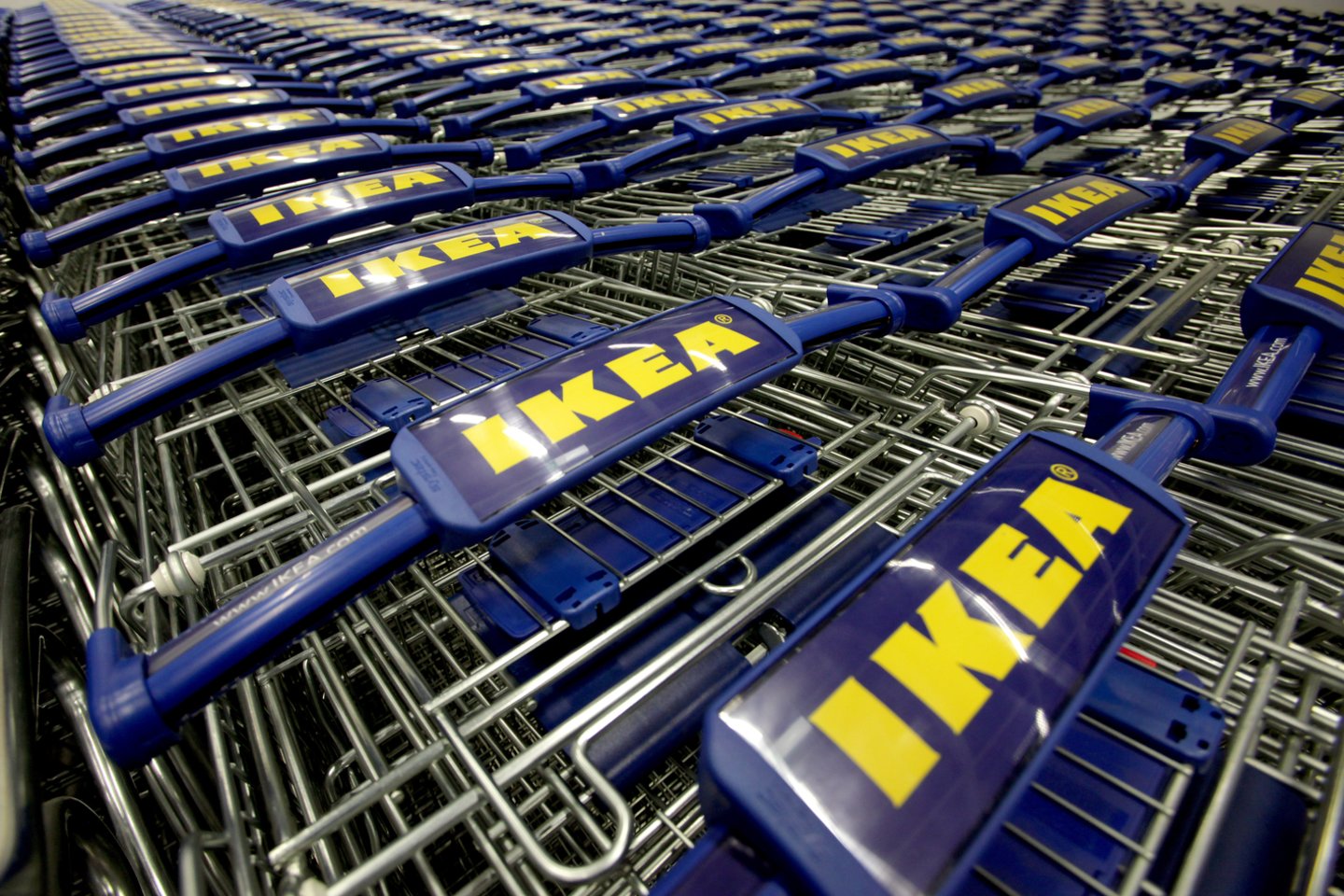 Ateinančiais metais „Ikea“ dalį šių išlaidų perkels parduotuvėms, kurios savo ruožtu galės pakelti galutines prekių kainas.<br>V.Balkūno nuotr.