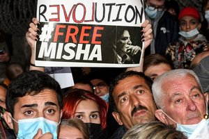 Gruzijos eksprezidentas M. Saakašvilis iš kalėjimo evakuotas sraigtasparniu